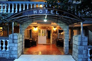 Exterior - Hotel Evropa (Podgorica)