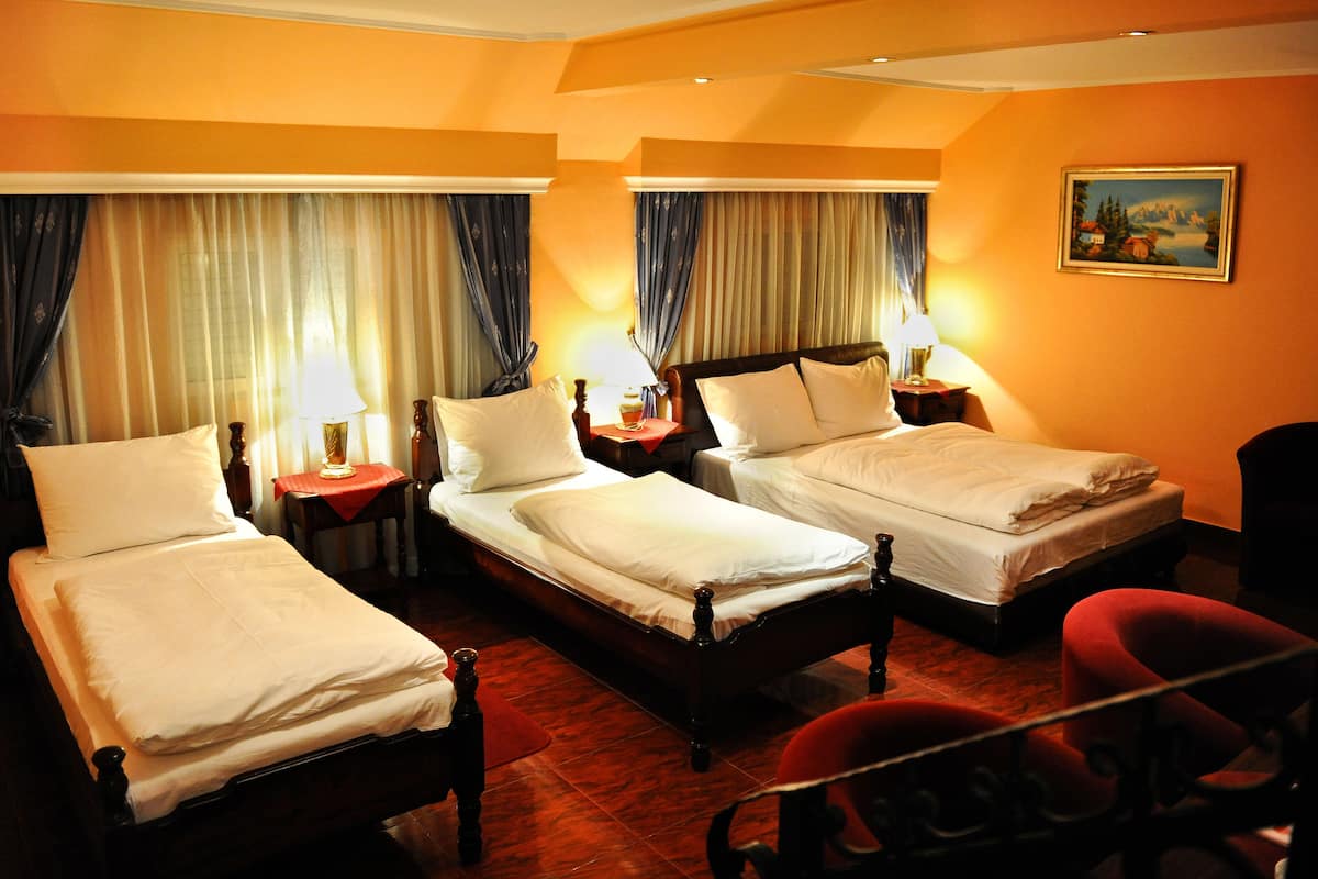 Triple Room, 3 Twin Beds | Premium bedding, minibar, in-room safe, desk