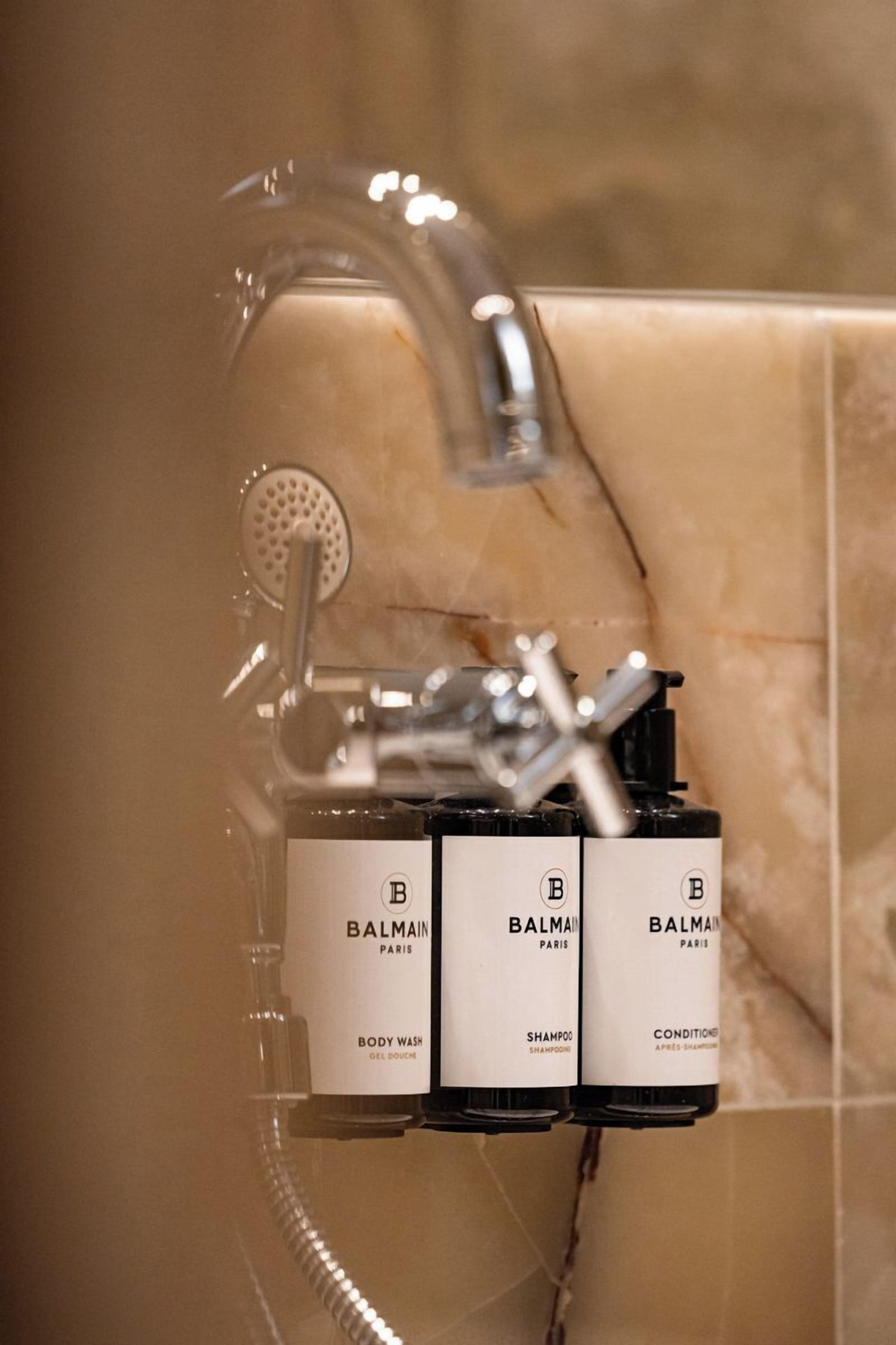 single room (bath with jets) | bathroom | free toiletries, hair dryer, slippers, towels