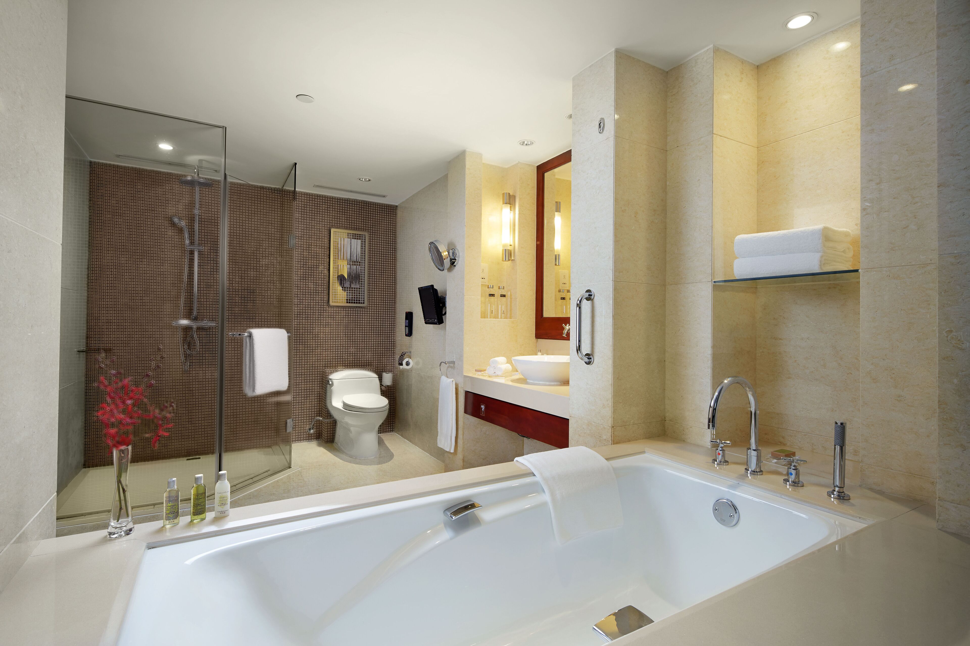Combined shower/tub, hair dryer, bathrobes, slippers