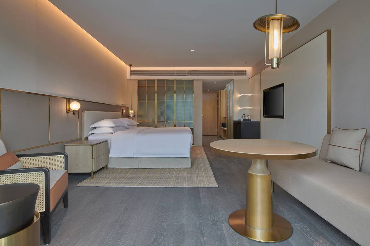 minibar, in-room safe, desk, laptop workspace