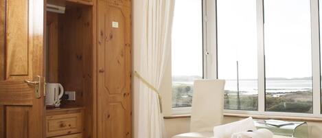 Una scrivania, culle/letti per bambini (gratuiti), Wi-Fi gratuito