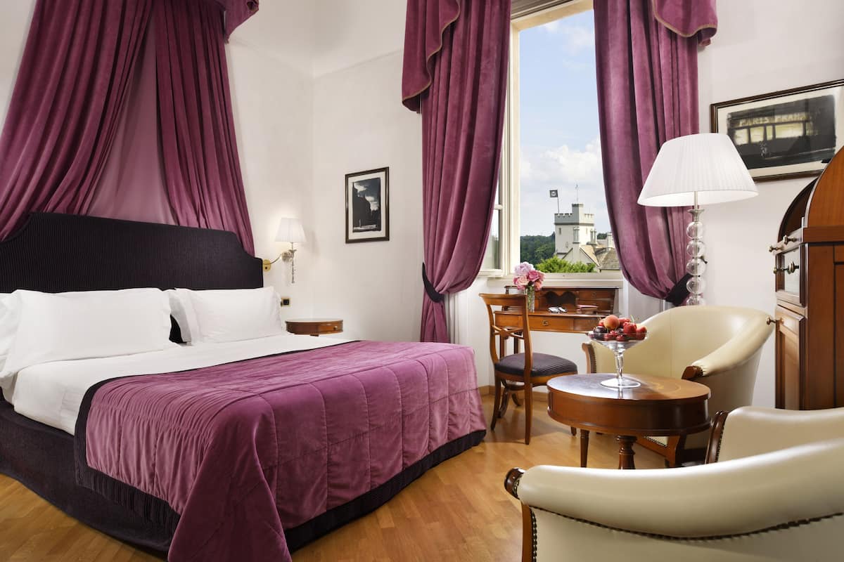 1 bedroom, premium bedding, down comforters, minibar