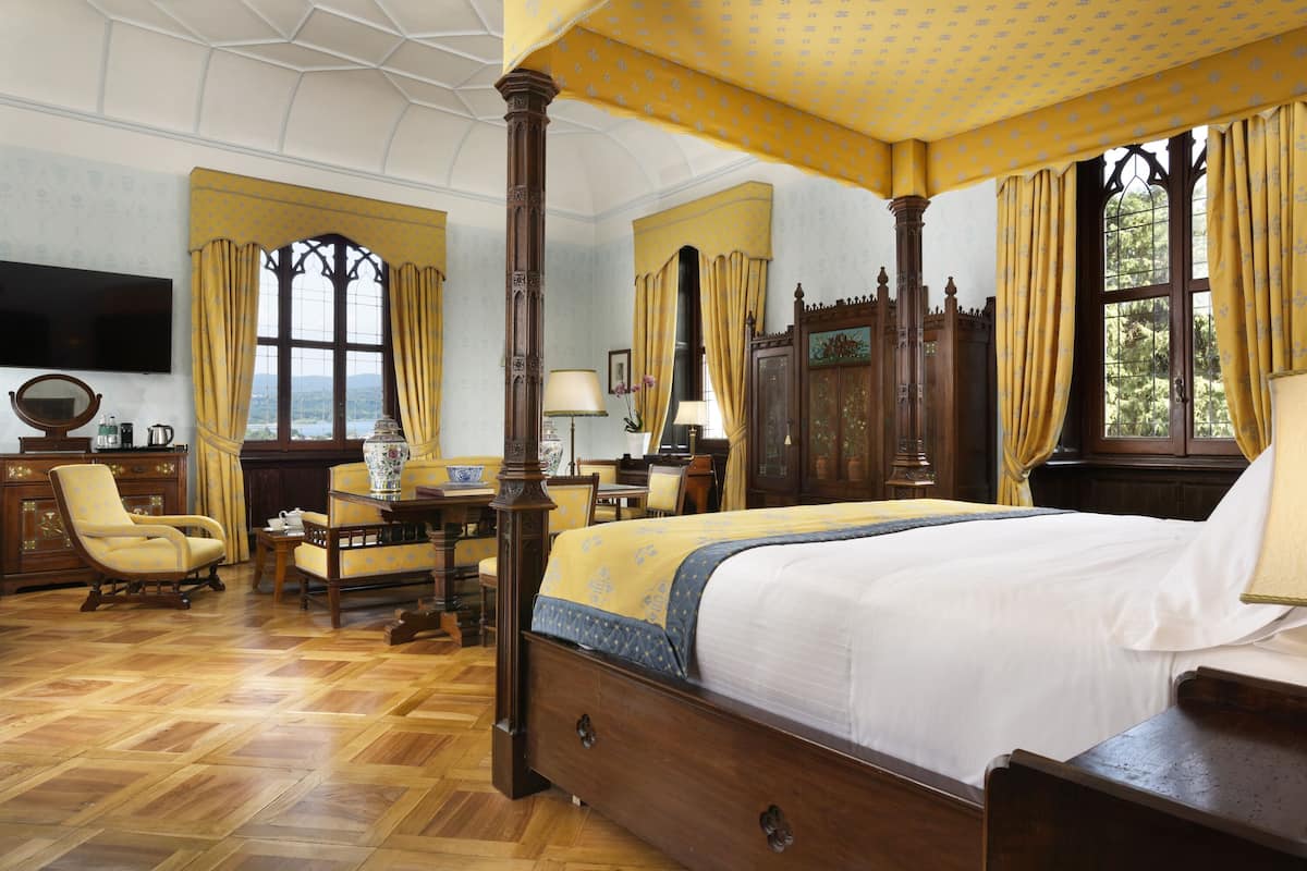 1 bedroom, premium bedding, down comforters, minibar