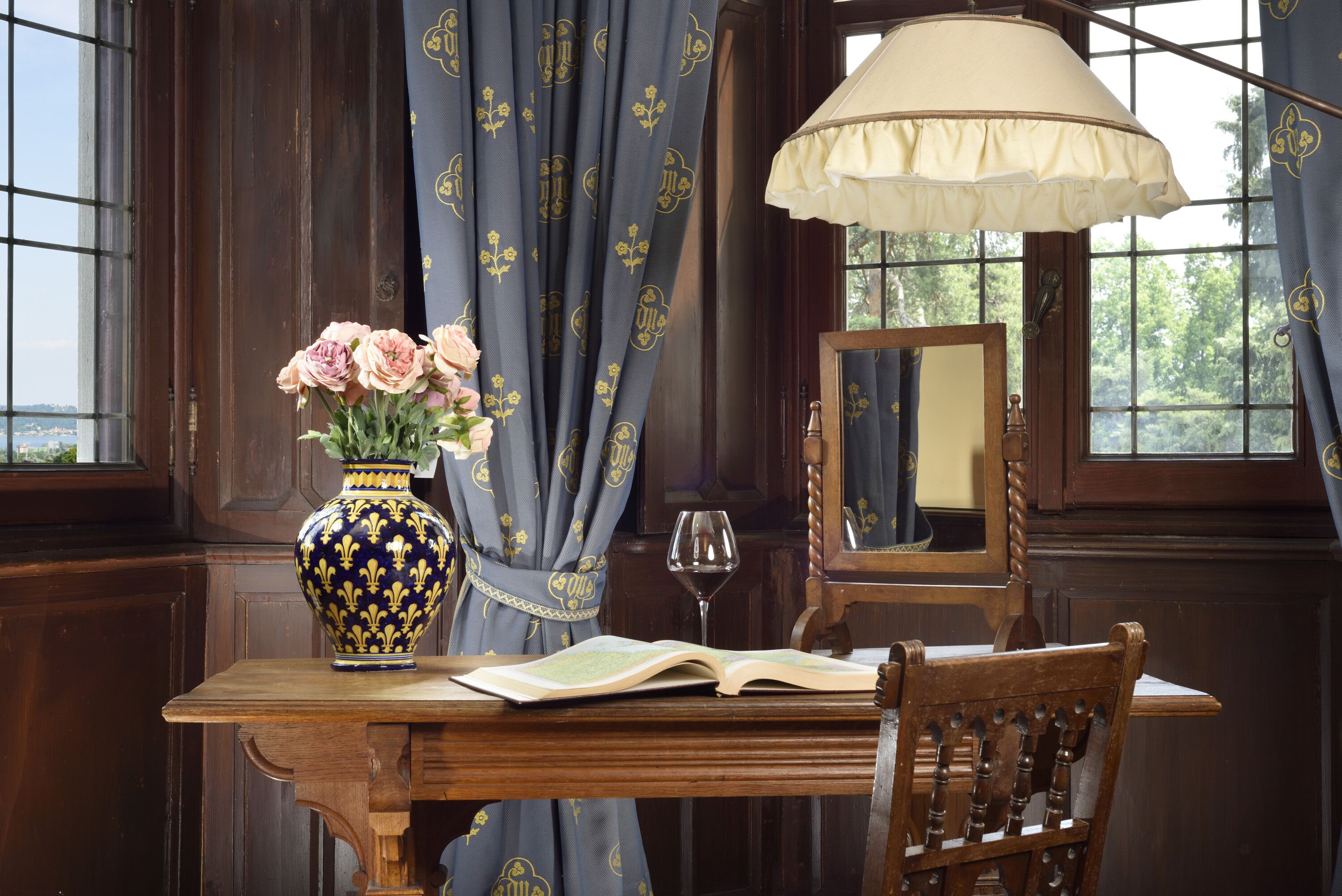 1 bedroom, premium bedding, down duvets, minibar