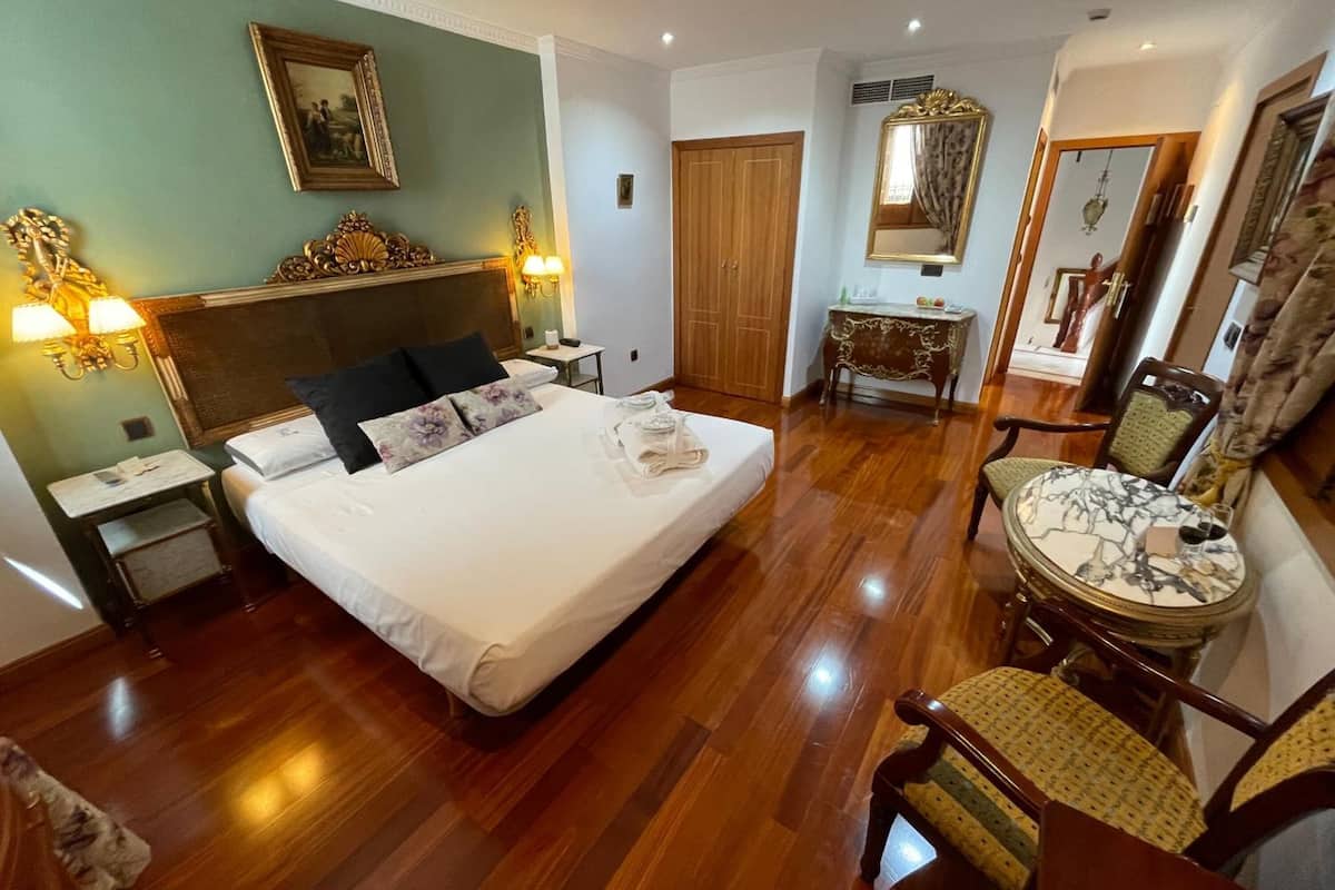 minibar, in-room safe, soundproofing, free wifi