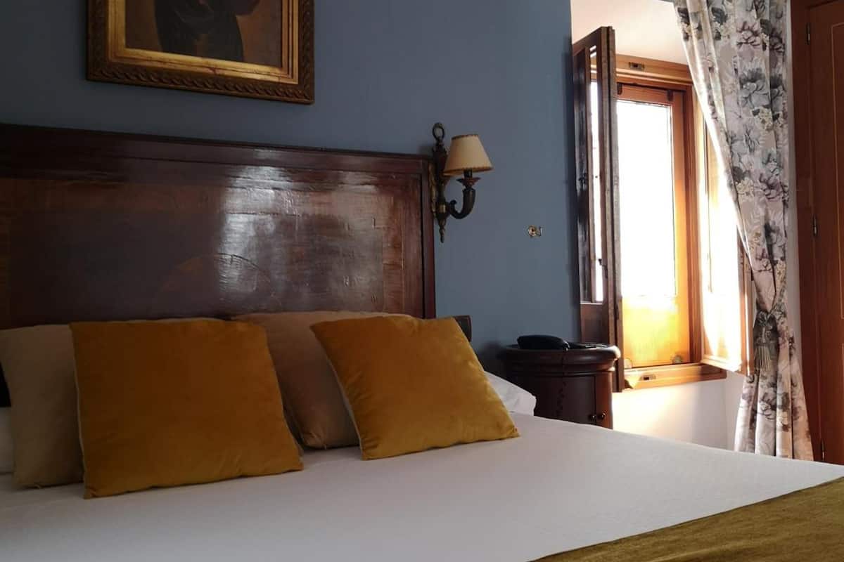 minibar, in-room safe, soundproofing, free wifi