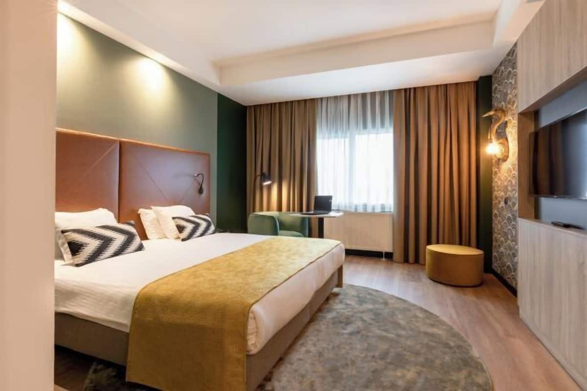 Cofres nos quartos, ferros/tábuas de passar roupa, Wi-Fi de cortesia