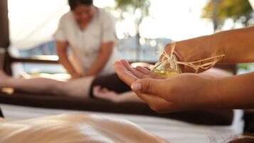 Sauna seca, banheira de hidromassagem, tratamentos corporais