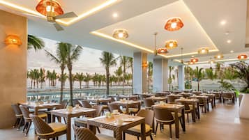 5 restaurants, breakfast, lunch, dinner served; Asian cuisine