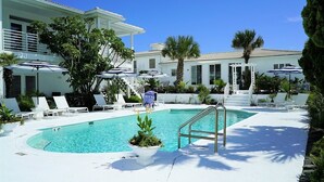 Outdoor pool - White Orchid Inn & Spa (Flagler Beach)