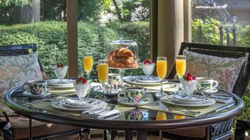 Free daily full breakfast