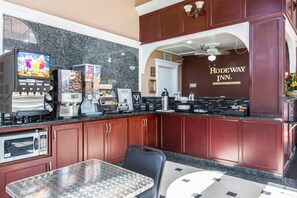 Breakfast area - Rodeway Inn Cypress - Buena Park (Cypress)