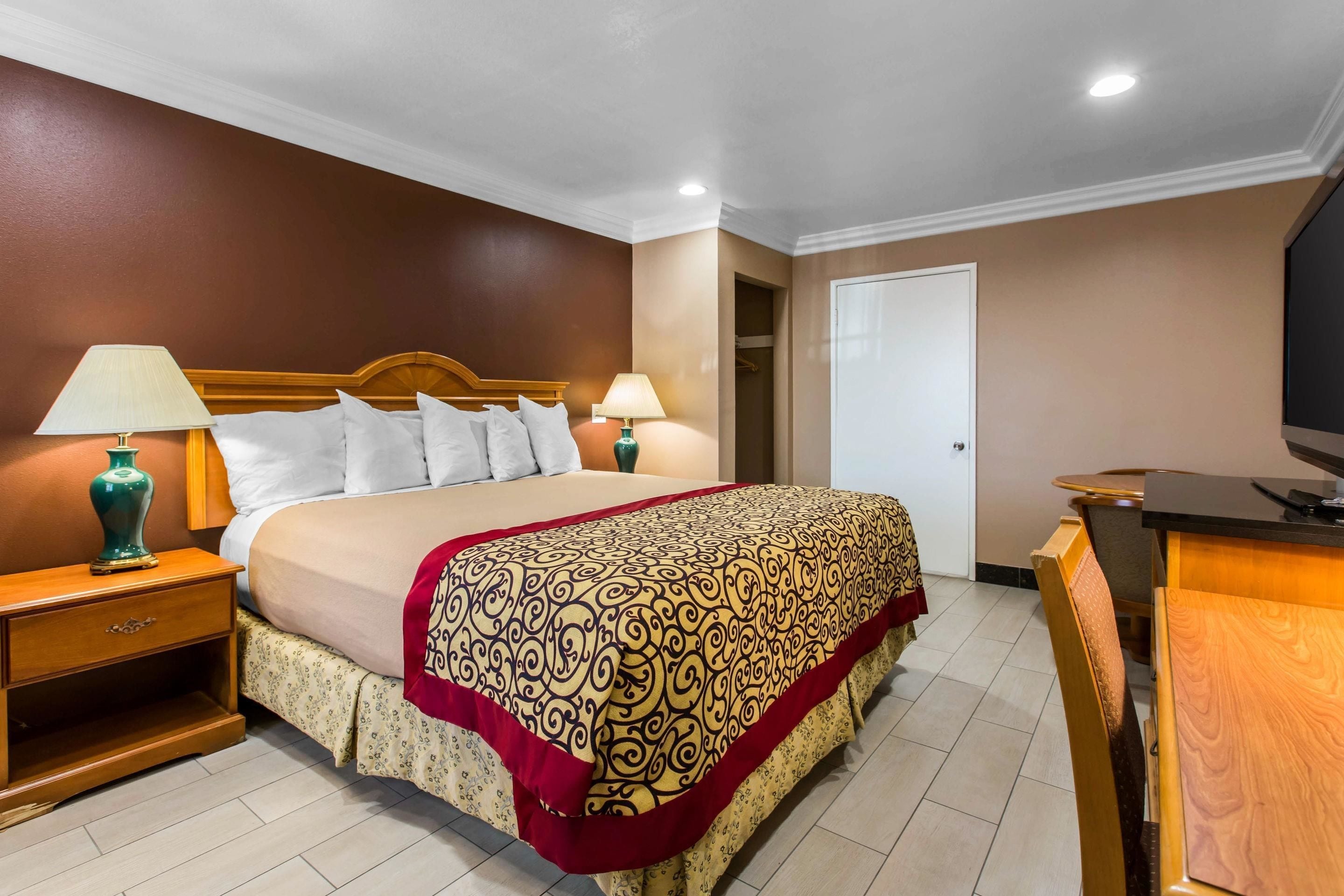 Bureau, espace de travail pour ordinateur portable