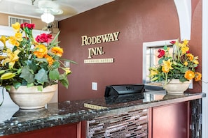 Lobby - Rodeway Inn Cypress - Buena Park (Cypress)
