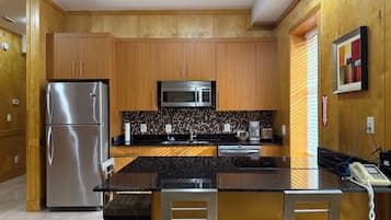 Suite Standard, 1 grand lit et 1 canapĂ©-lit, non-fumeur | Ăquipements de la chambre