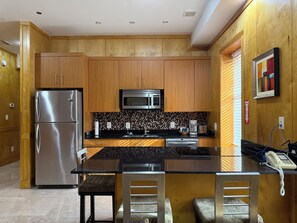 Standard Suite, 1 Queen Bed with Sofa bed, Non Smoking | Room amenity