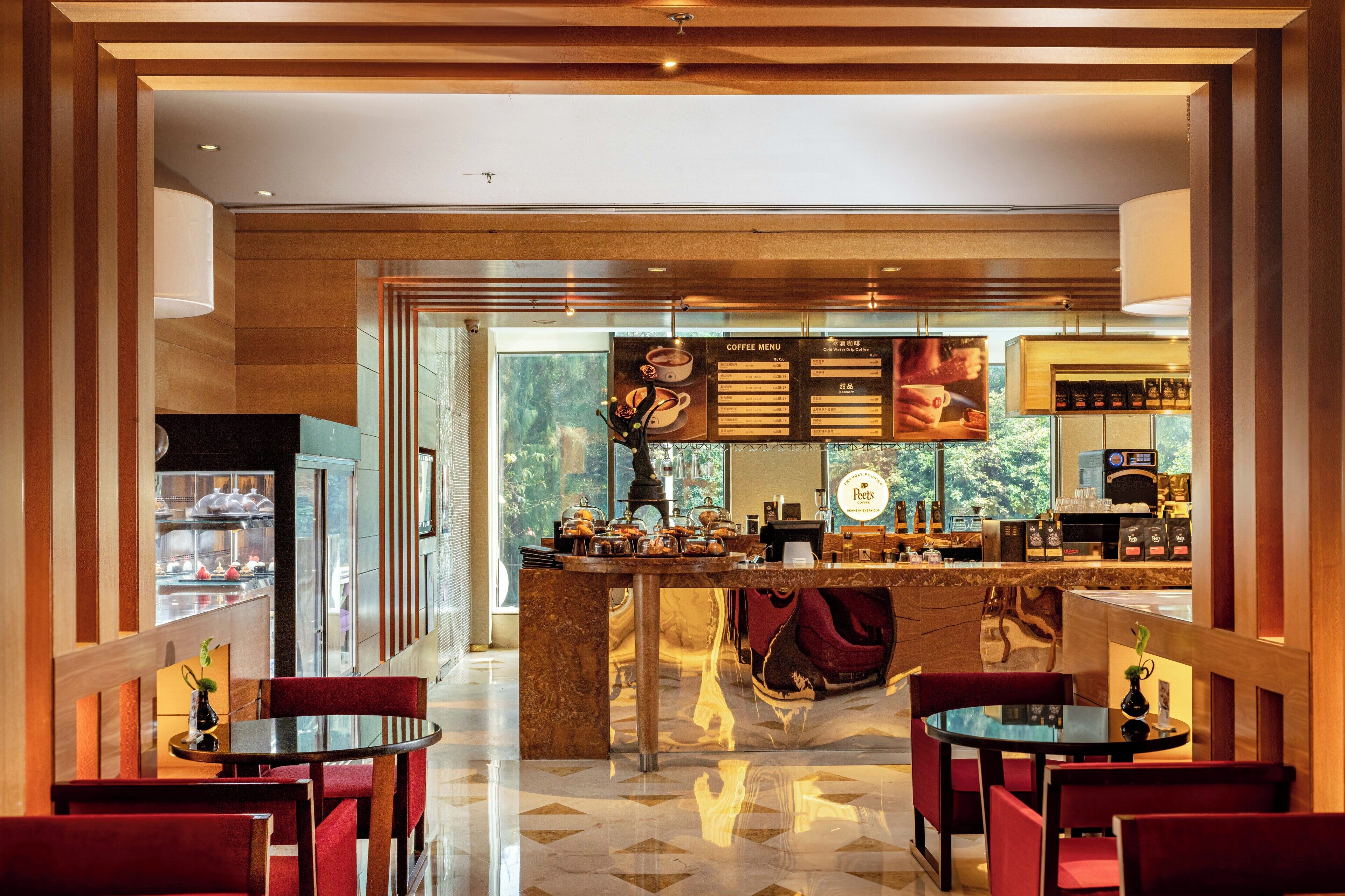 2 restaurants, breakfast, lunch, dinner served; asian cuisine