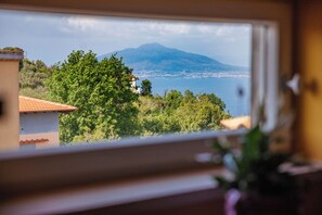Suite | Een minibar, een kluis op de kamer, individueel gedecoreerd