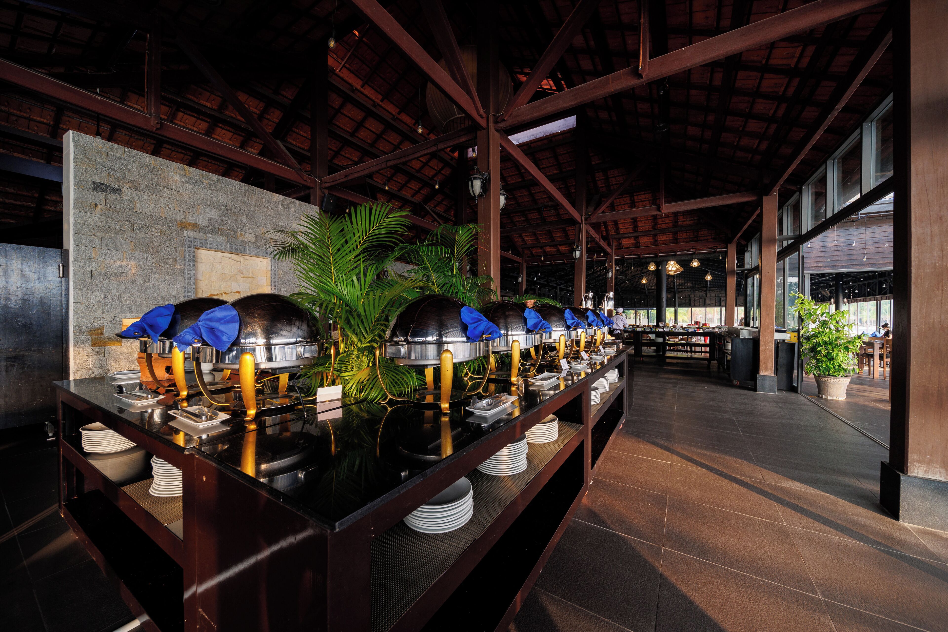 free daily on-the-go breakfast