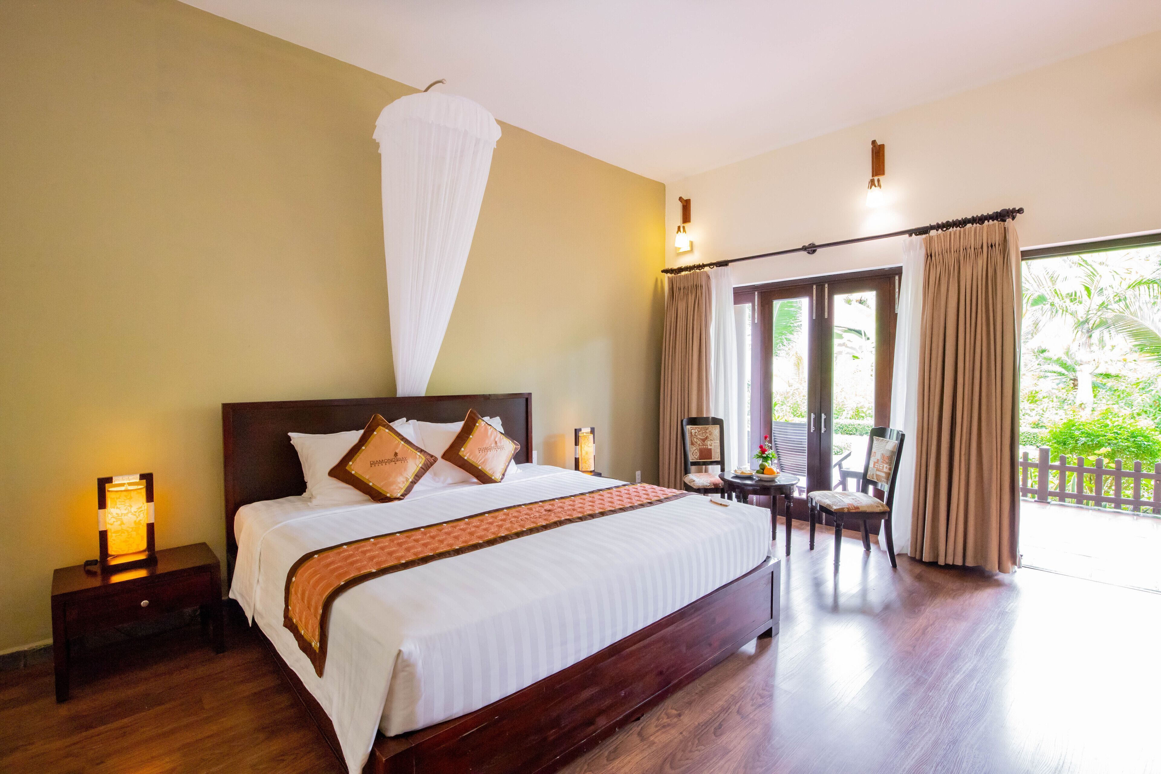 미니바, 객실 내 금고, 책상, 암막 커튼