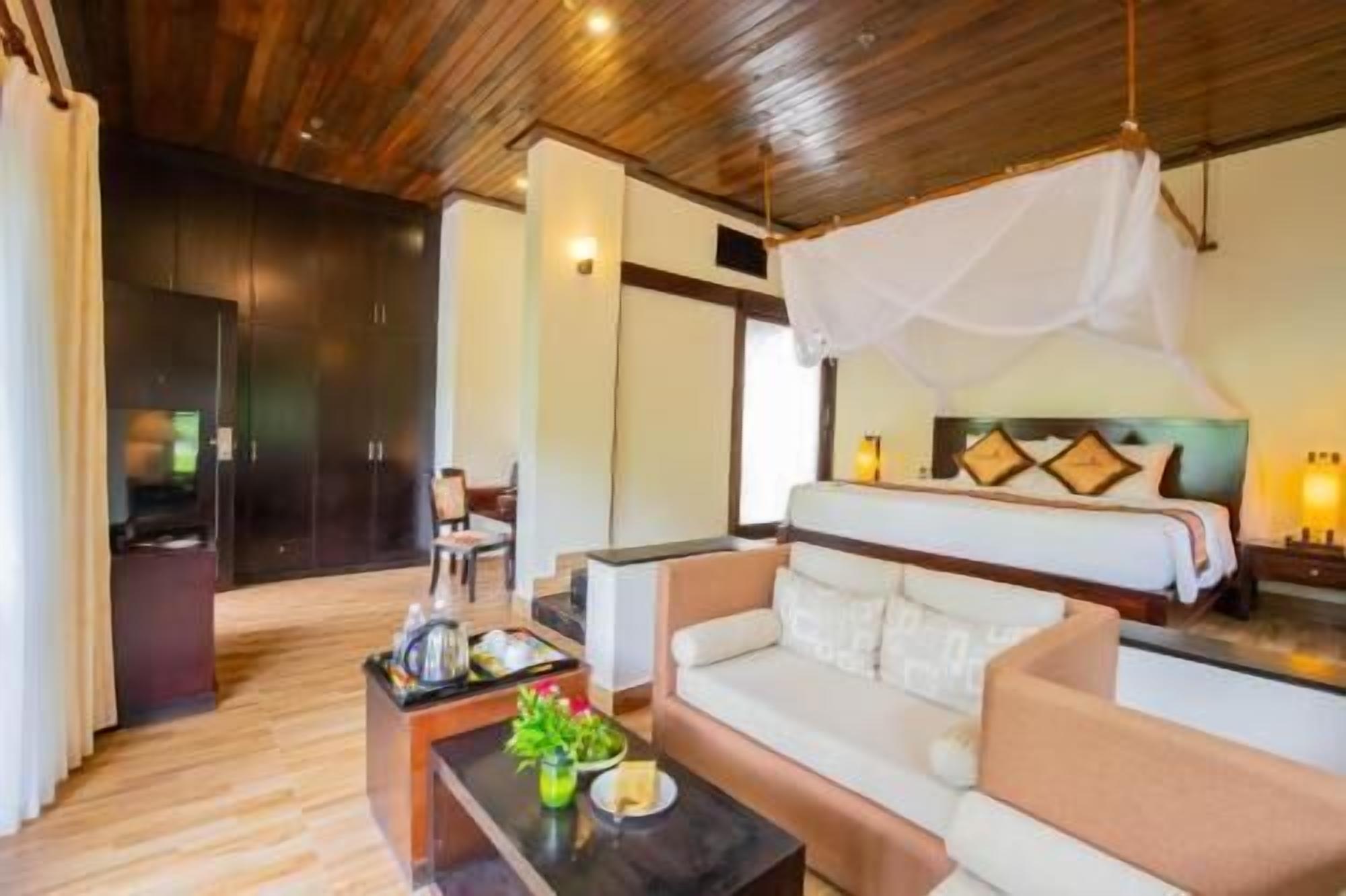 미니바, 객실 내 금고, 책상, 암막 커튼