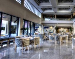 3 restaurantes: opção de almoço e jantar