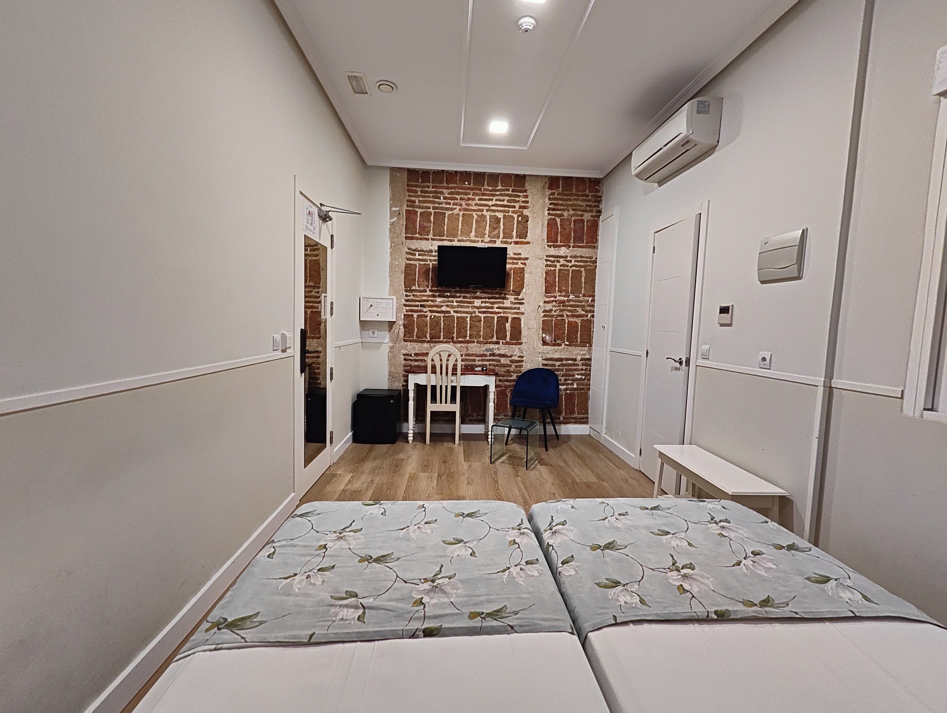 Photo - Hostal Met Madrid