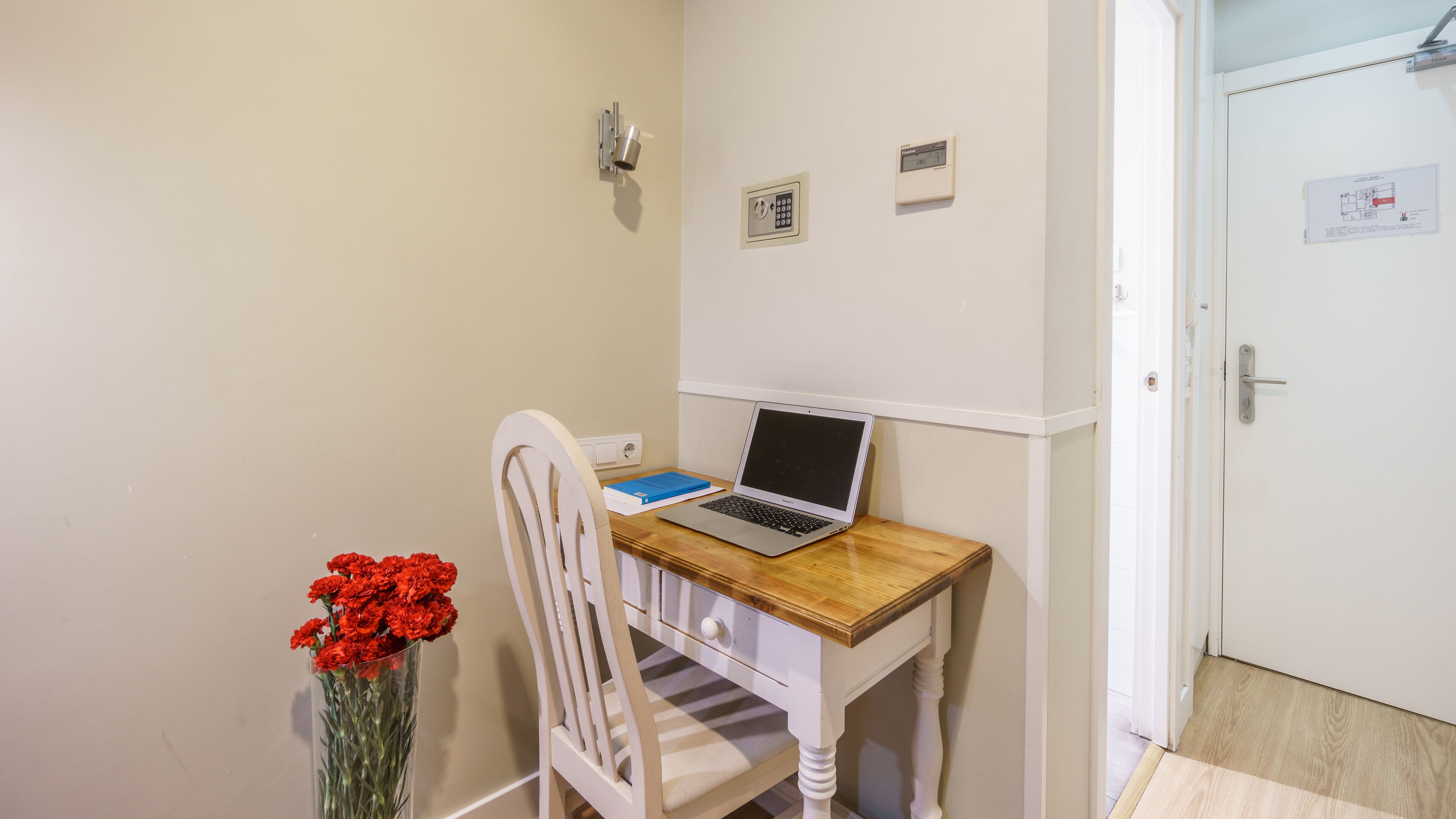 Photo - Hostal Met Madrid