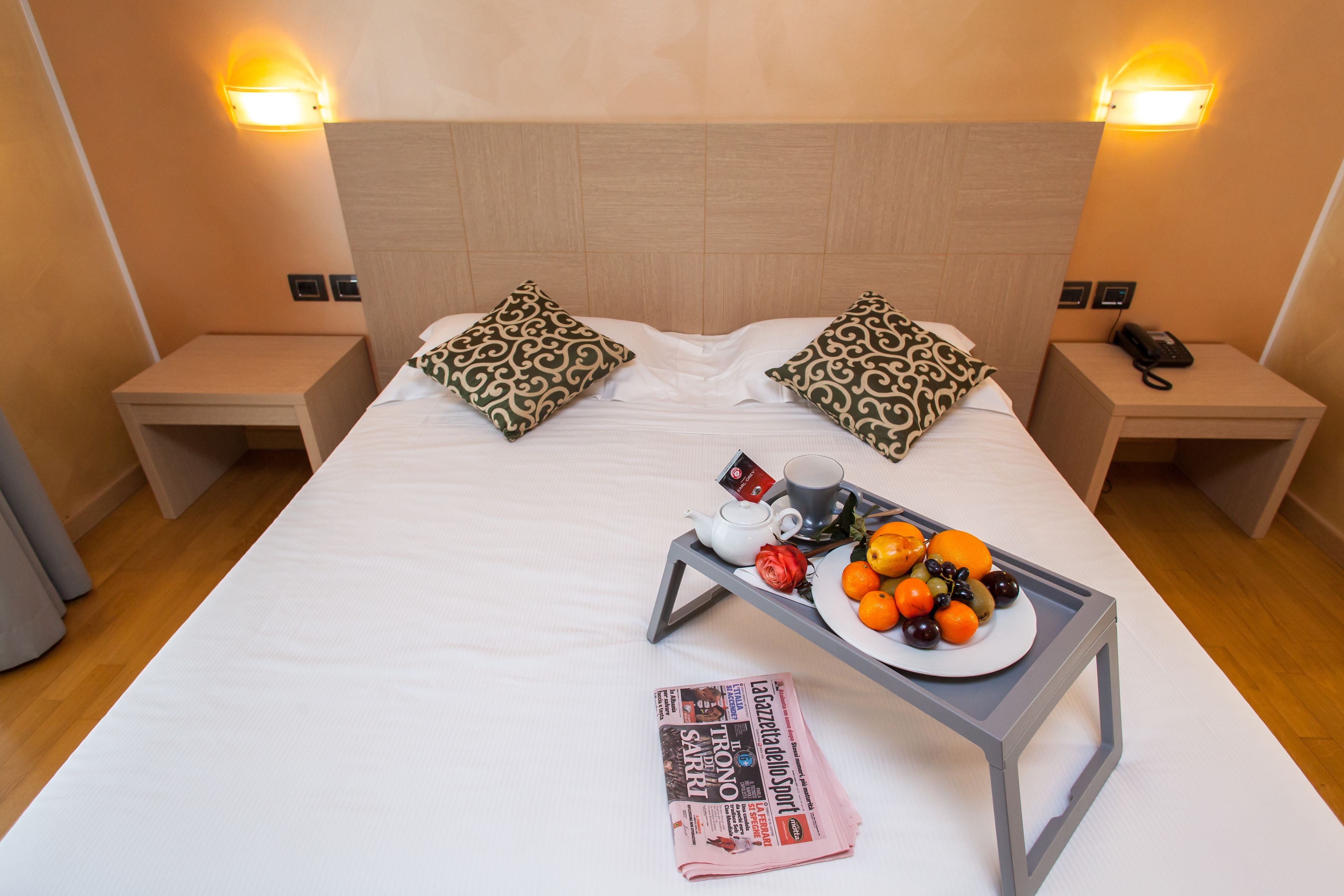 suite, terrace (large) | minibar, in-room safe, individually decorated, desk