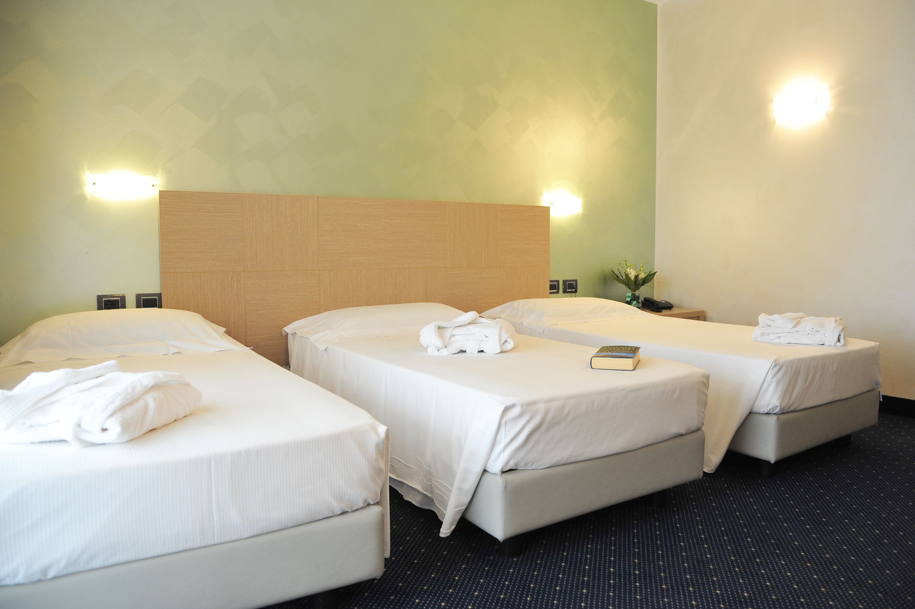 minibar, in-room safe, individually decorated, desk