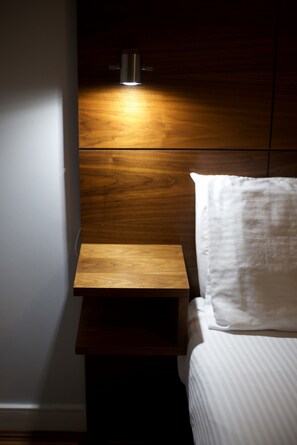 In-room safe, desk, free WiFi, bed sheets - Cocoon at The International Inn (Liverpool)