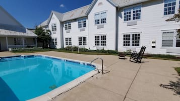 季節限定屋外プール