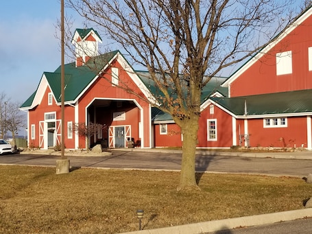 Fachada de la propiedad. CountrySide Inn