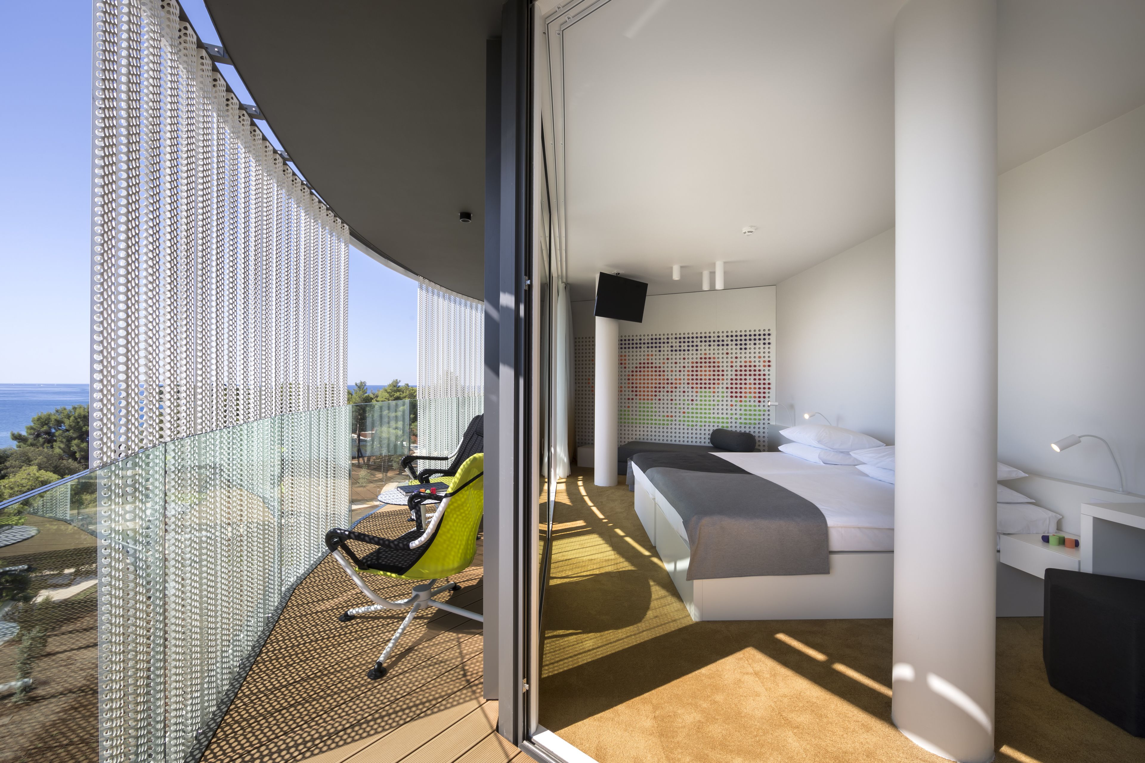 grand  family room with balcony, sea side  | minibar, in-room safe, desk, blackout curtains