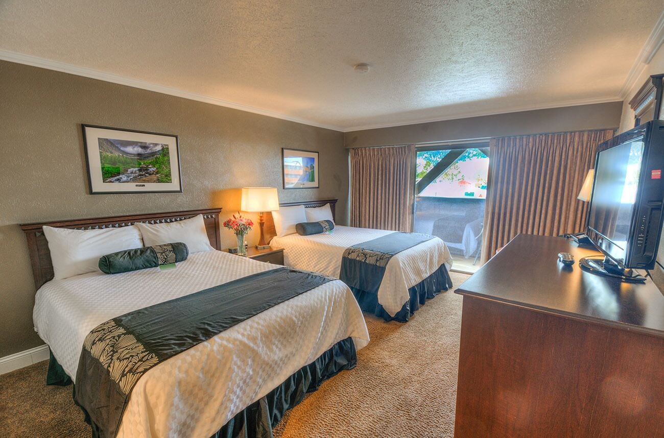 deluxe suite | premium bedding, in-room safe, desk, blackout curtains