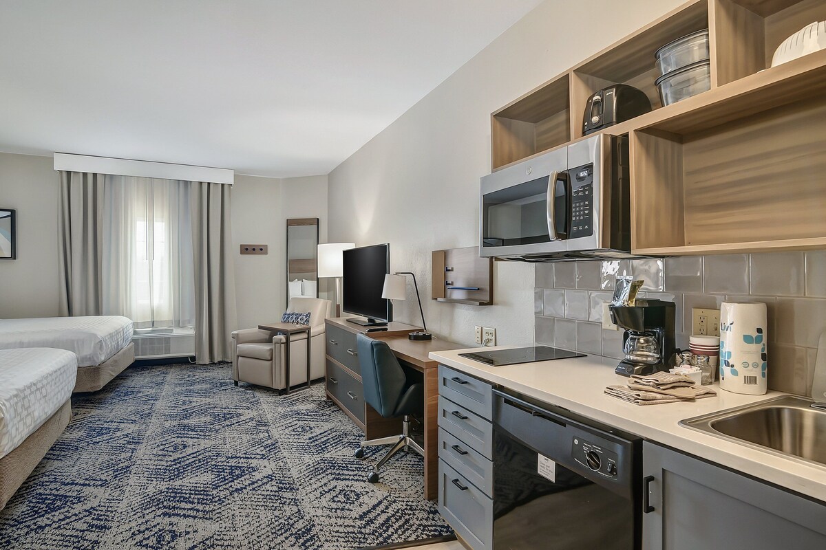 Studio Suite, 2 Queen Beds | In-room safe, desk, iron/ironing board, WiFi (free)