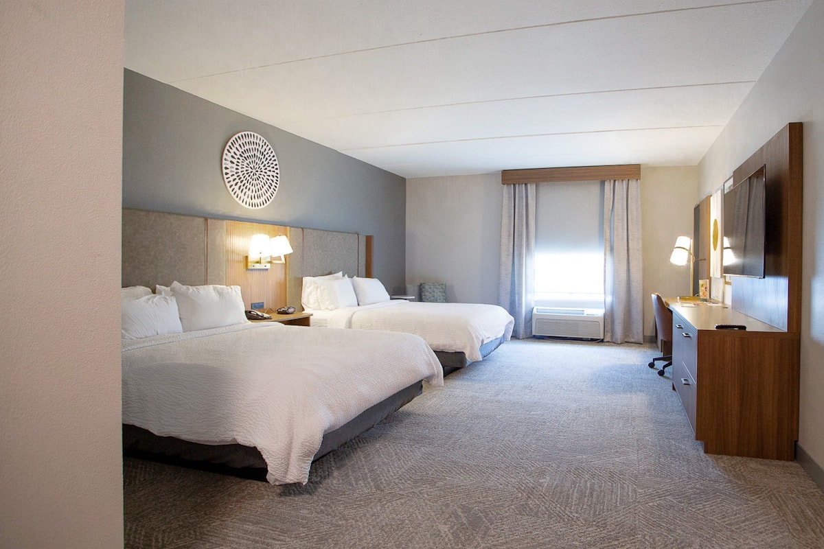 Standard Room, 2 Queen Beds (Walk-In Shower)