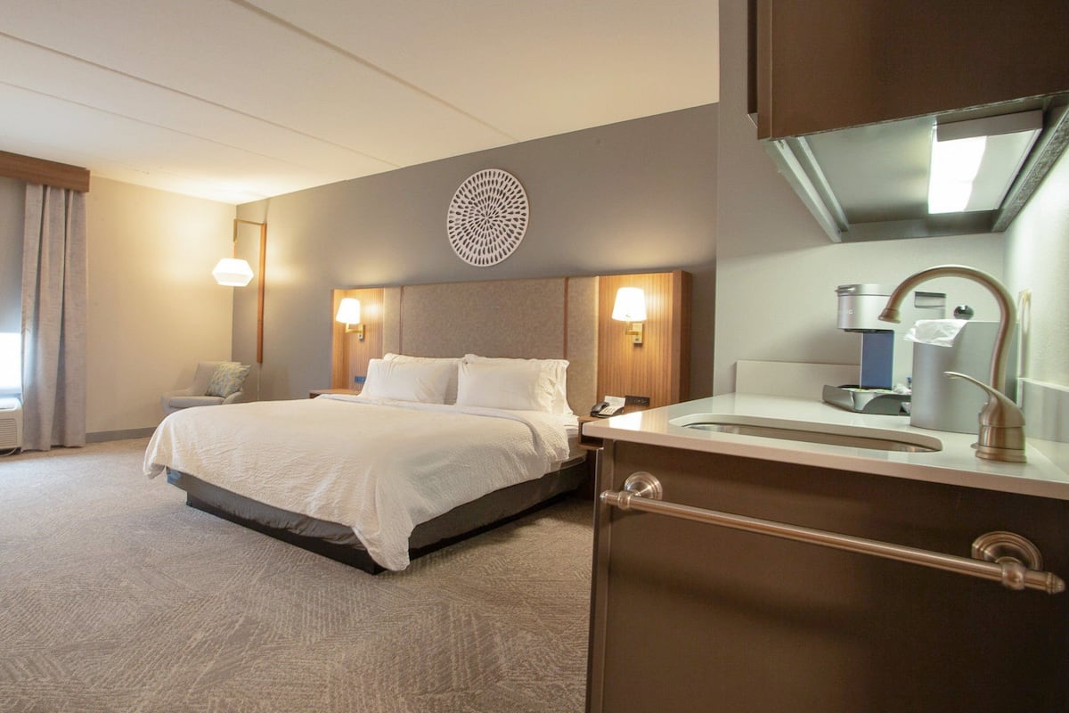 Chambre Standard, 1 très grand lit et 1 canapé-lit | Literie hypoallergénique, bureau, rideaux occultants