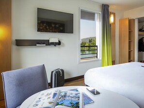 Standard Double Room, 1 Double Bed | Premium bedding, desk, laptop workspace, blackout drapes - Hôtel ibis Lyon Sud Vienne Saint Louis (Vienne)