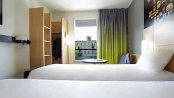 Habitación estándar, 2 camas individuales | Ropa de cama de alta calidad y escritorio