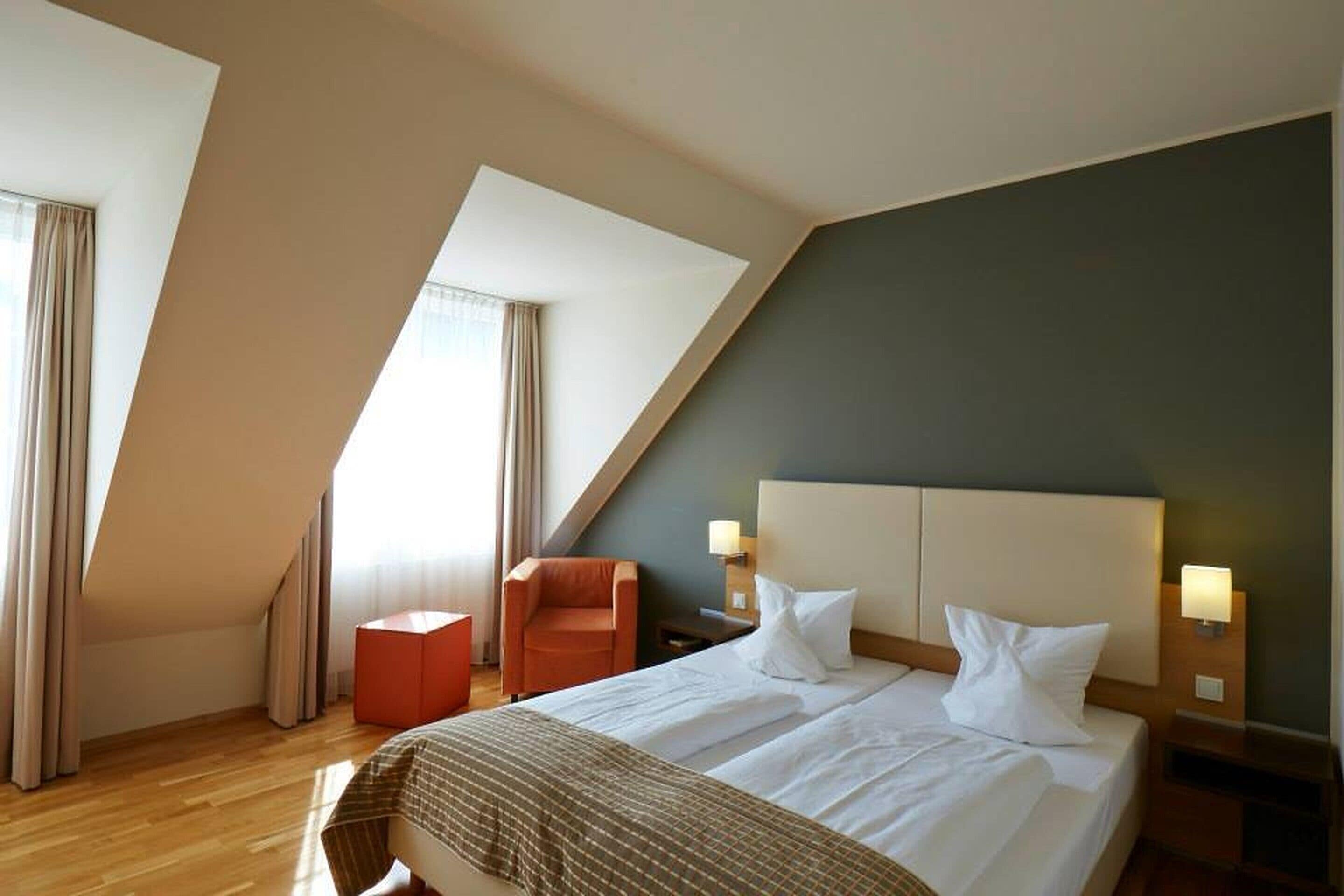 standard double room | in-room safe, desk, blackout curtains, wheelchair access