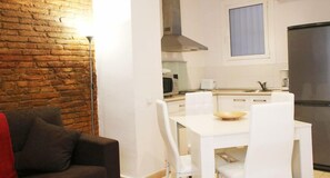Standard Apartment, 1 Bedroom | In-room dining - Travessera Parc Guell Apartamentos (Barcelona)