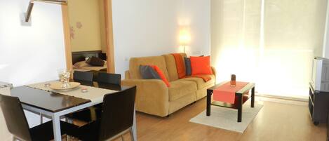 슈피리어 아파트, 침실 1개 | 거실 공간