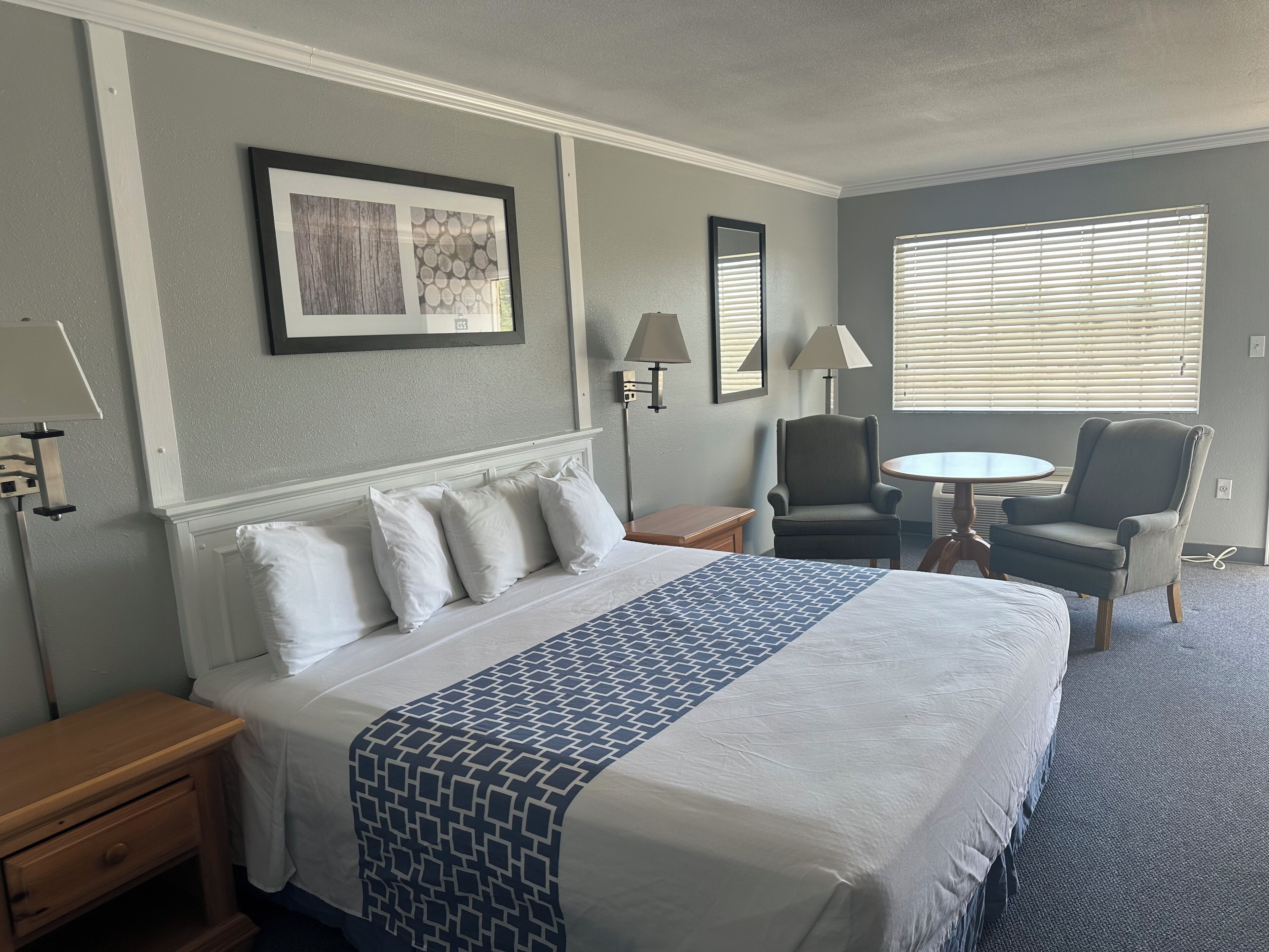 deluxe double room (king room)