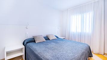 Een kluis op de kamer, verduisterende gordijnen, gratis babybedden