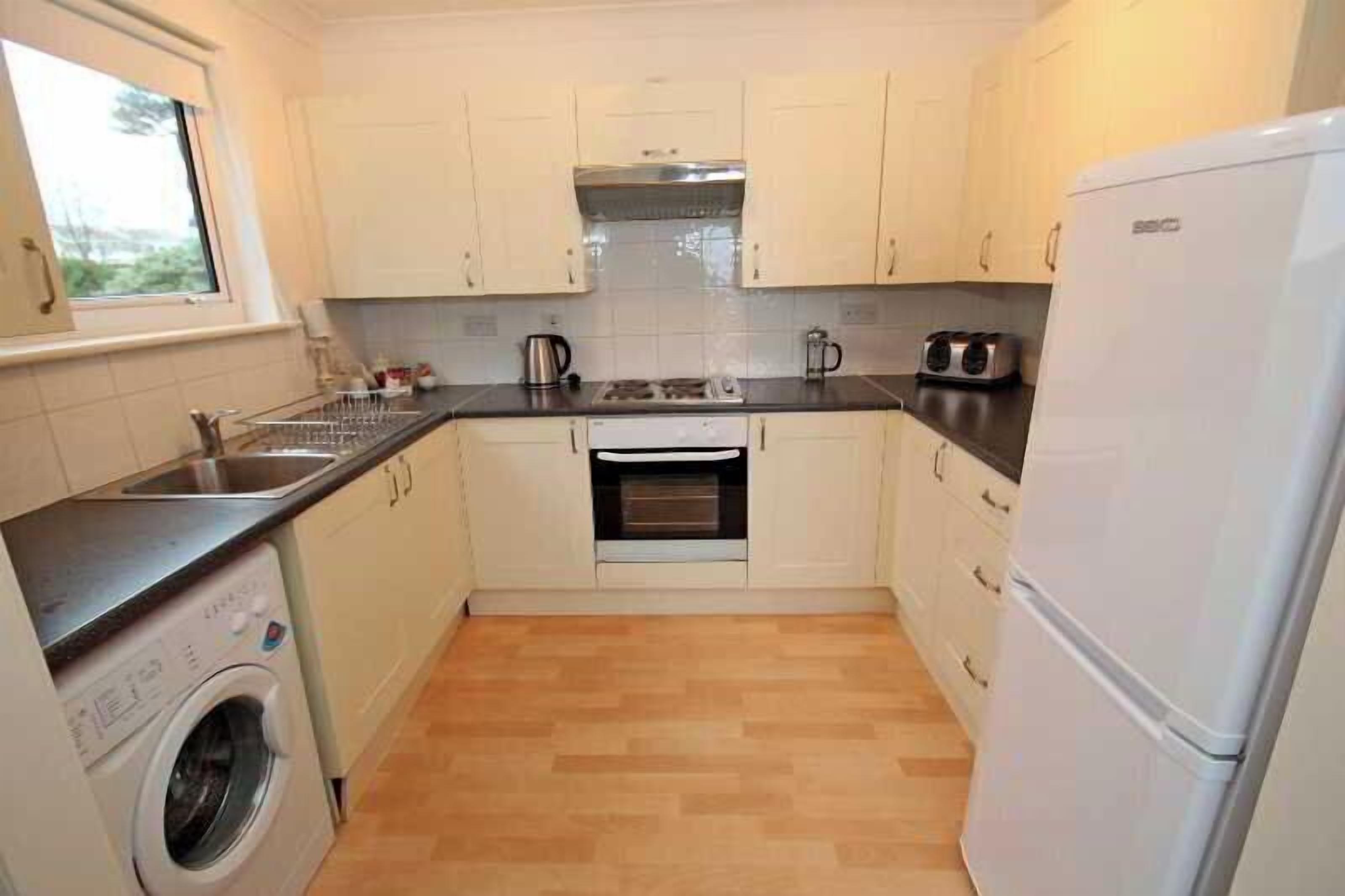 coffee/tea maker, electric kettle, high chair