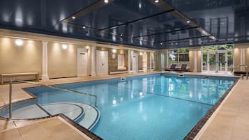 Innenpool, Liegestühle