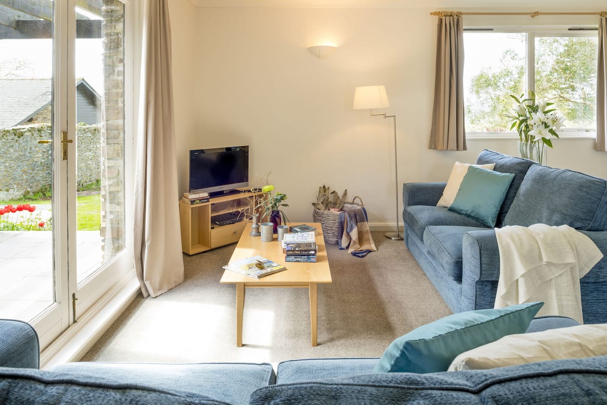 Minibar, laptop workspace, free WiFi, bed sheets
