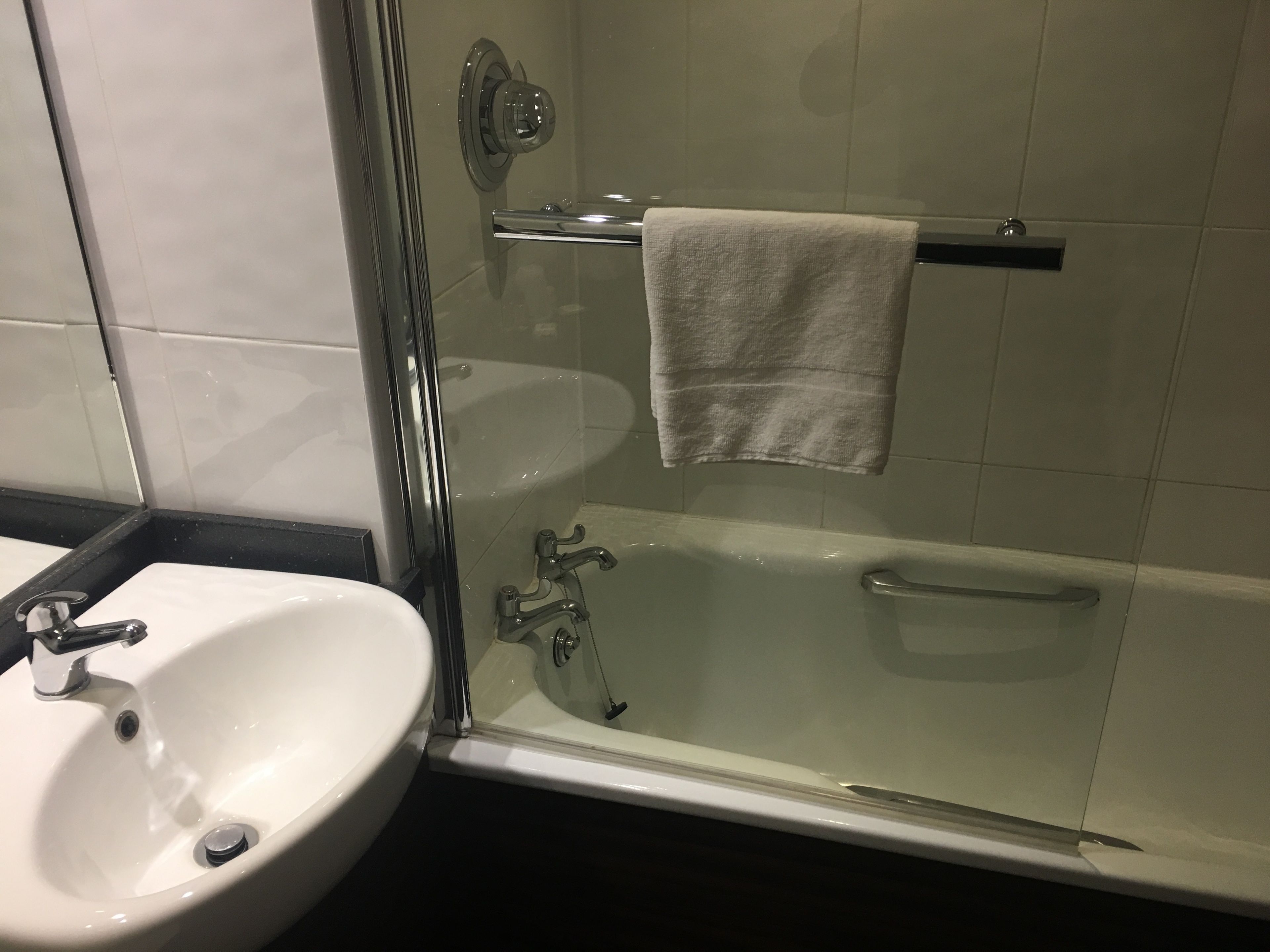 combined shower/bathtub, free toiletries, hair dryer, towels